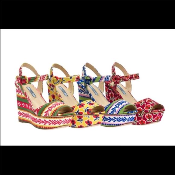 Prada Vintage Le Voyageur Collection 2012 Floral Wedge Platform Sandals Red 40.5 - Picture 15 of 16